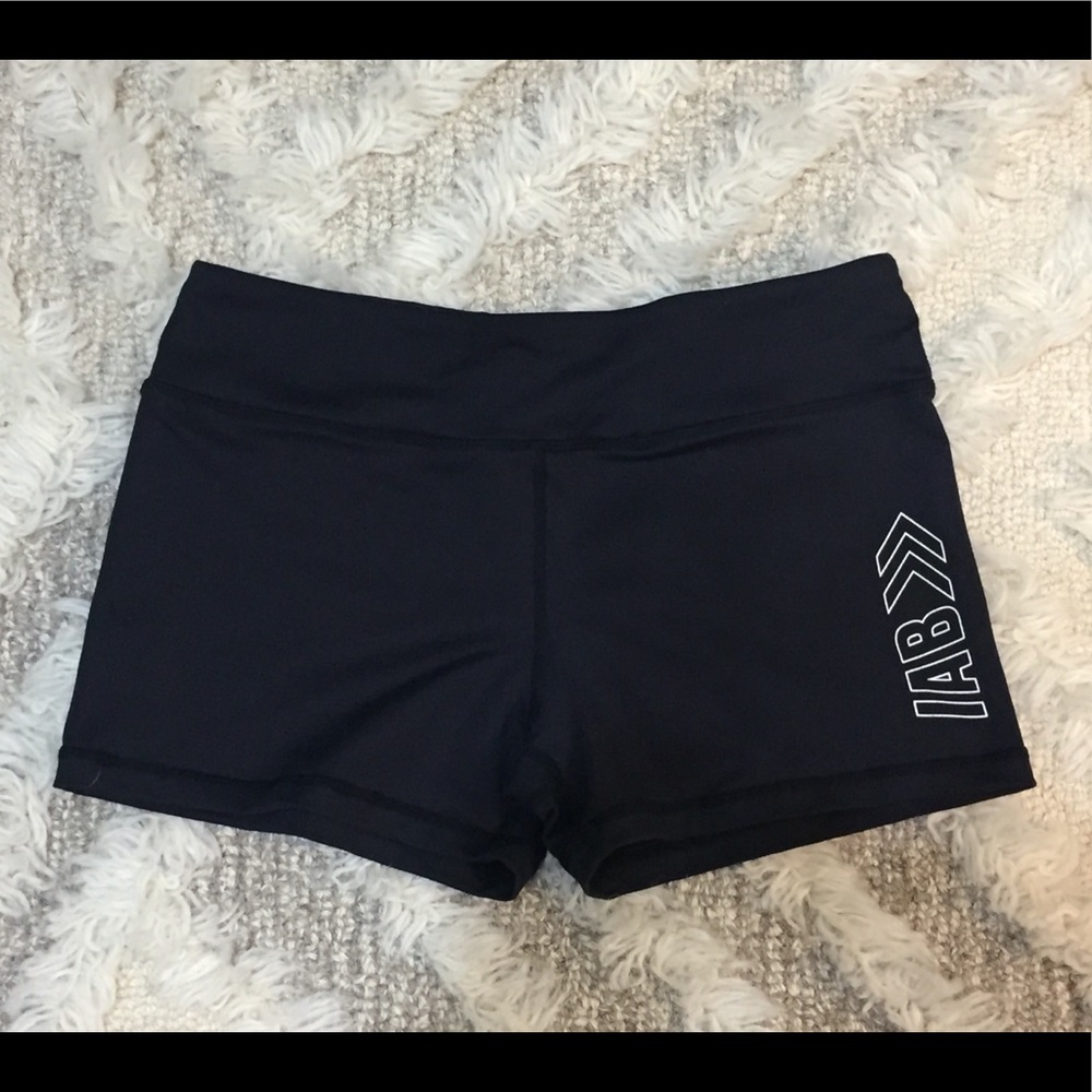 IAB 2.0 Shorts Size 8 Medium